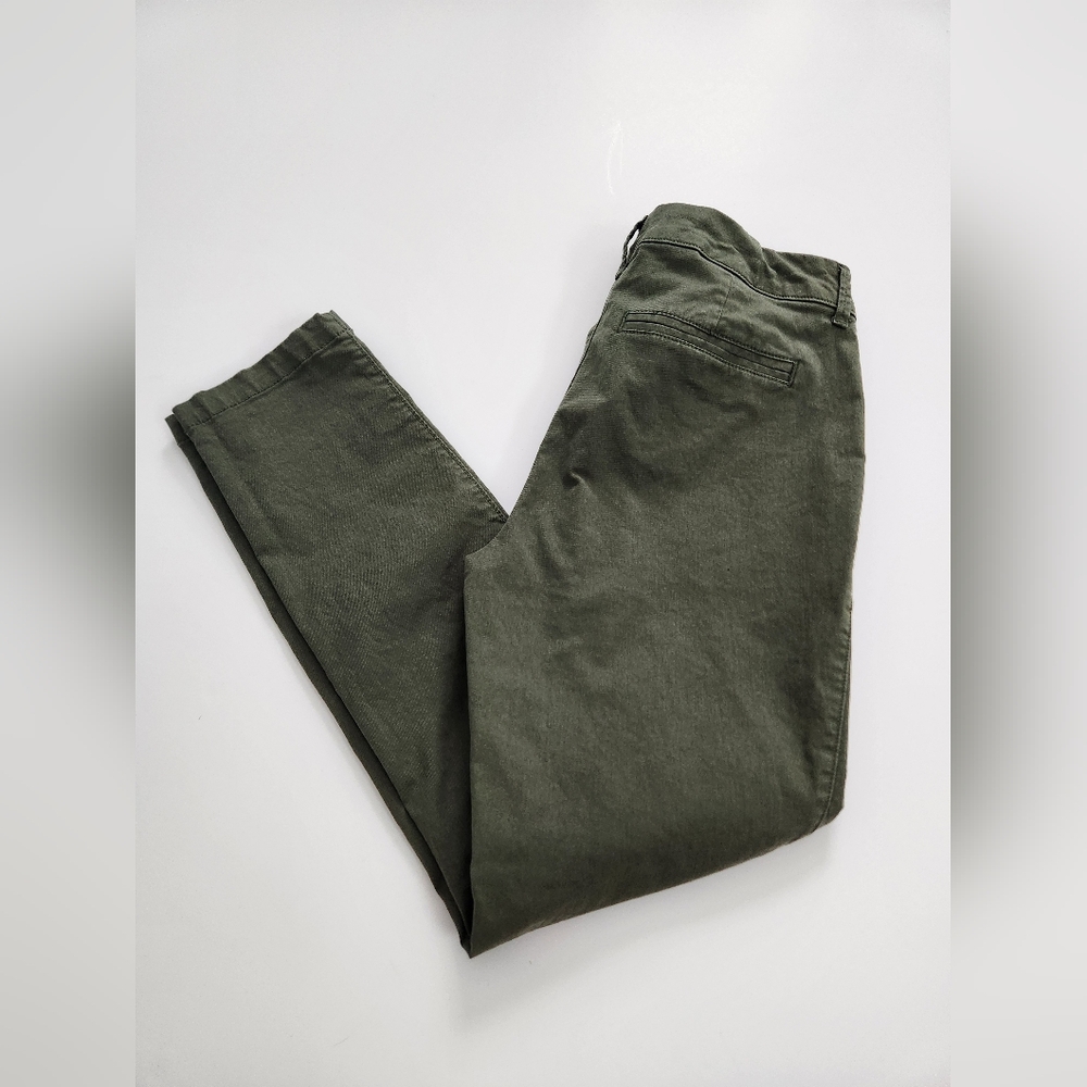 Old Navy Pixie Green‎ pants size 6 regular